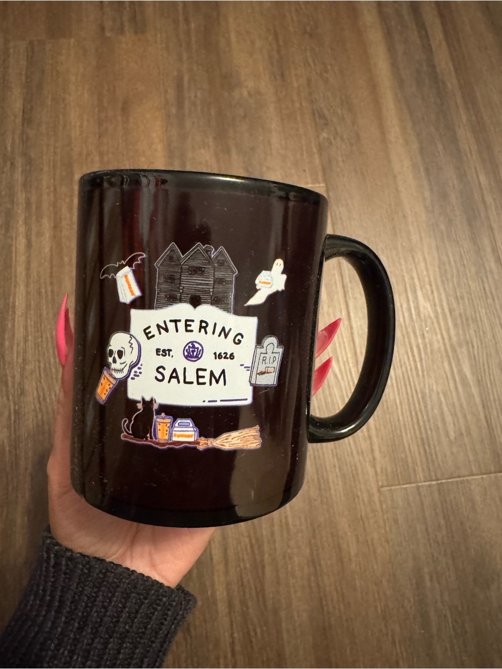 Entering Salem Dunkin black ceramic mug - Picture 1 of 4